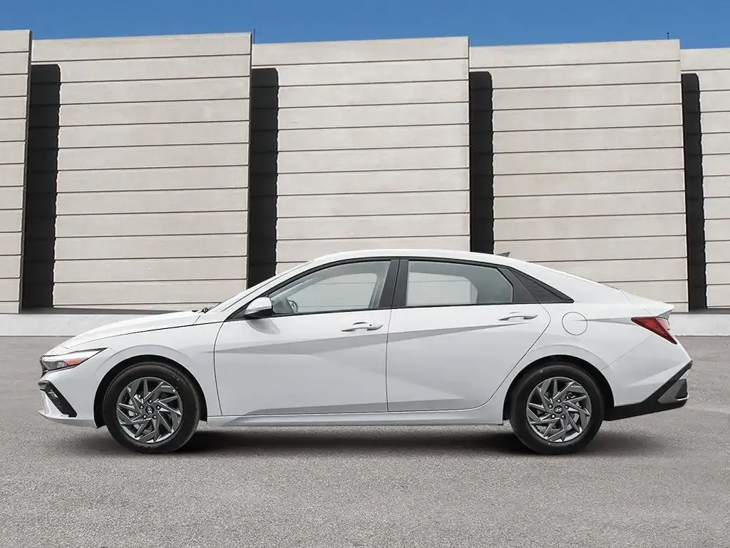 Hyundai Elantra 2026 photo 3