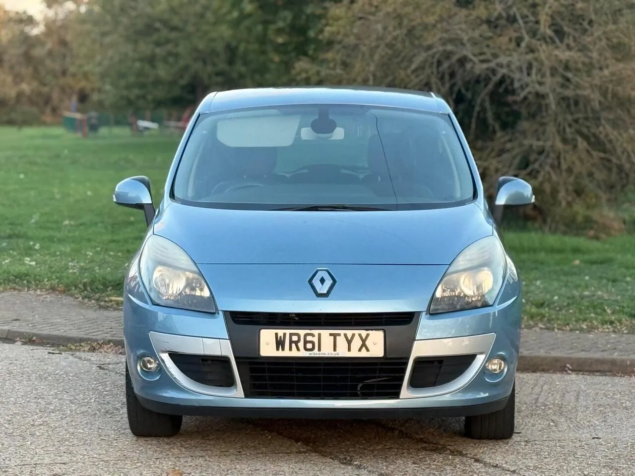 Renault Scenic 2011 photo 4
