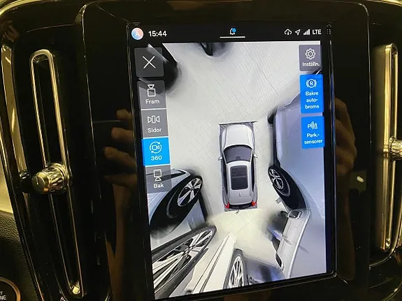Volvo Xc40 2025 photo 2