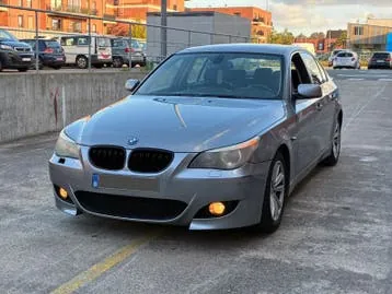 BMW 520I
