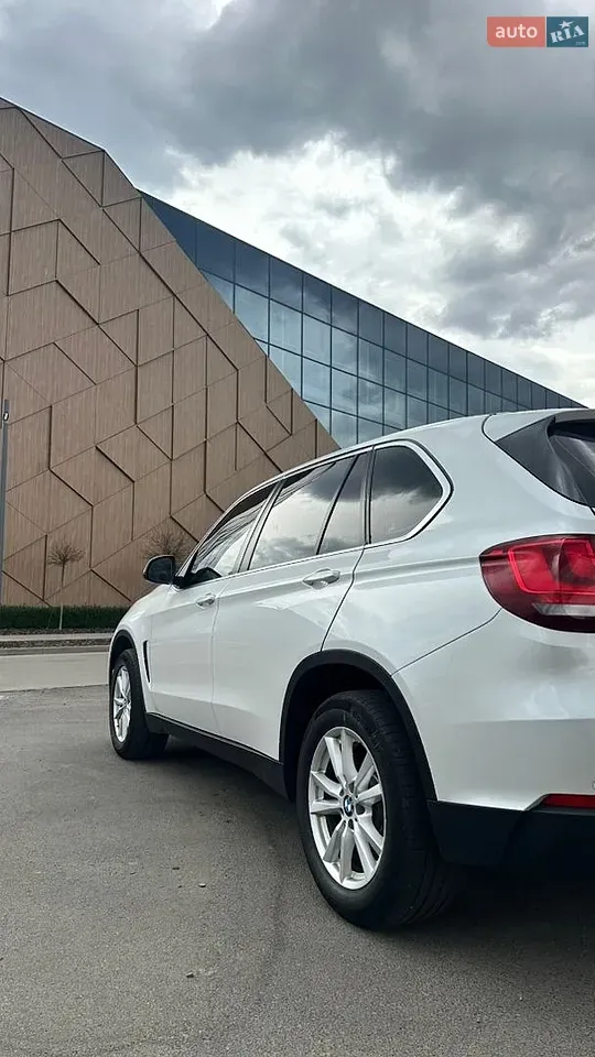 BMW X5 2015 photo 2
