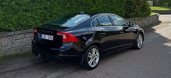 Volvo S60 2011 photo 4