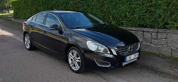Volvo S60 2011 photo 3