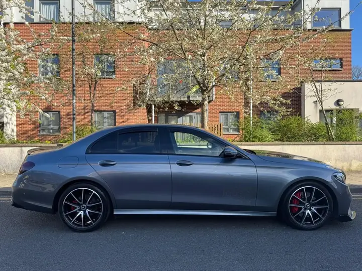 Mercedes-Benz E-Class 2019 photo 3