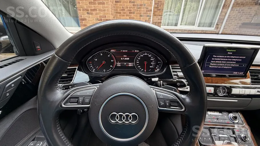 Audi A8 2015 photo 5