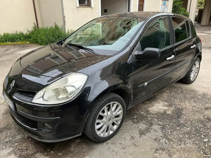 Renault Clio 2008 photo 4