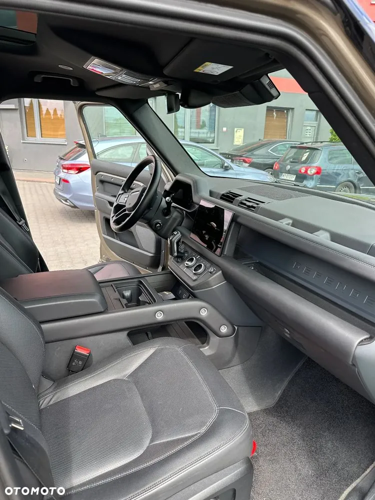 Land Rover Defender 2022 photo 4