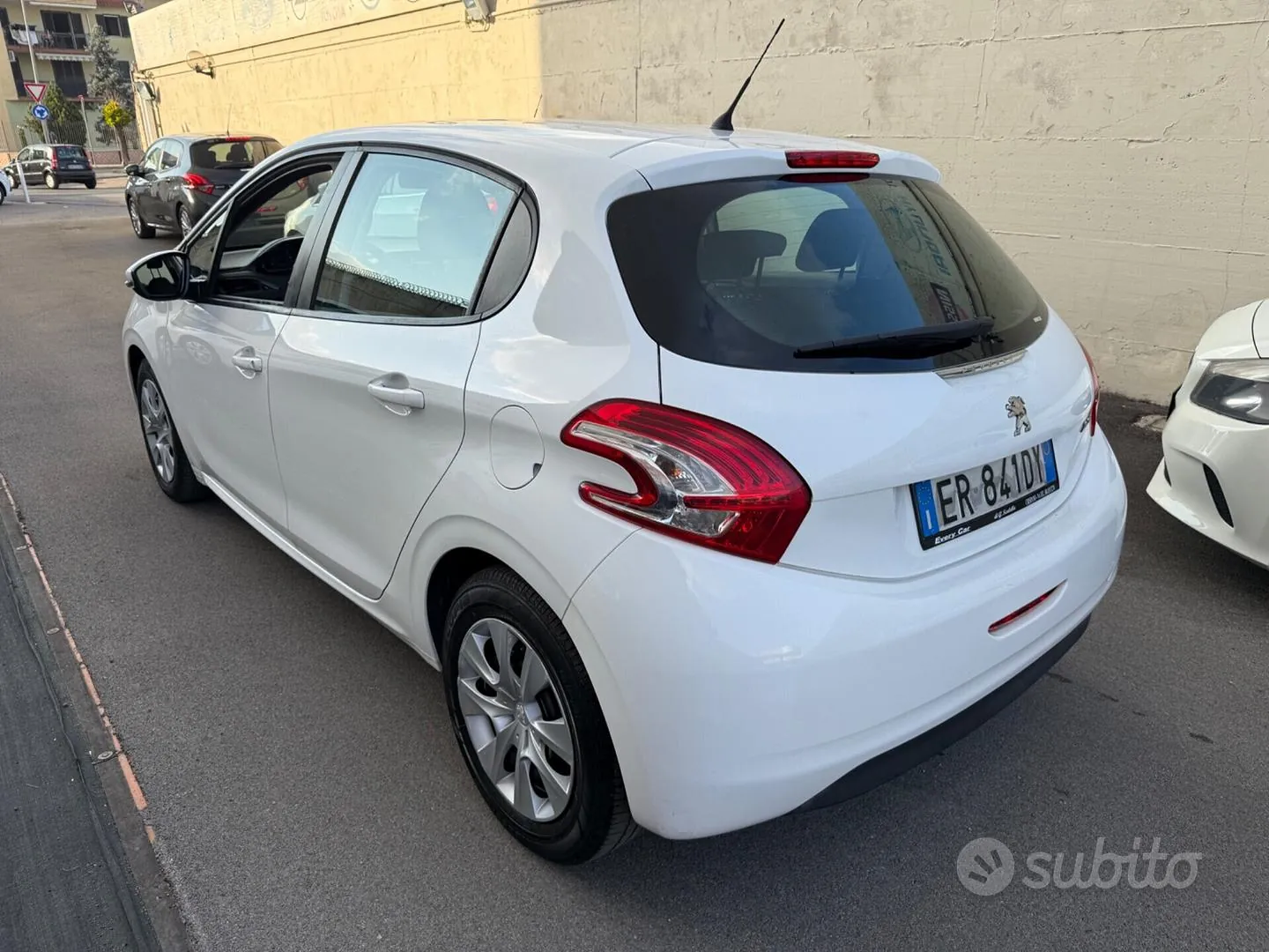 Peugeot 208 2013 photo 4