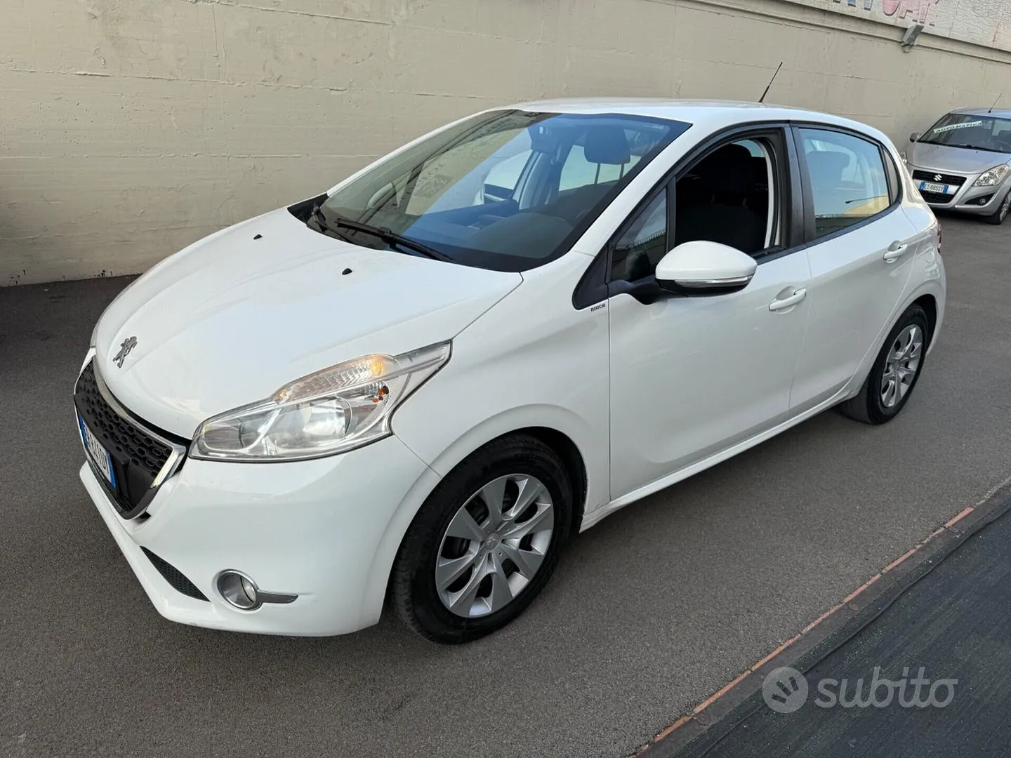 Peugeot 208 2013 photo 3