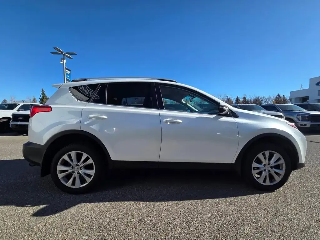 Toyota Rav4 2015 photo 4