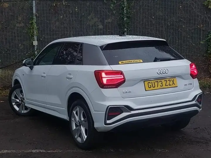 Audi Q2 2023 photo 2