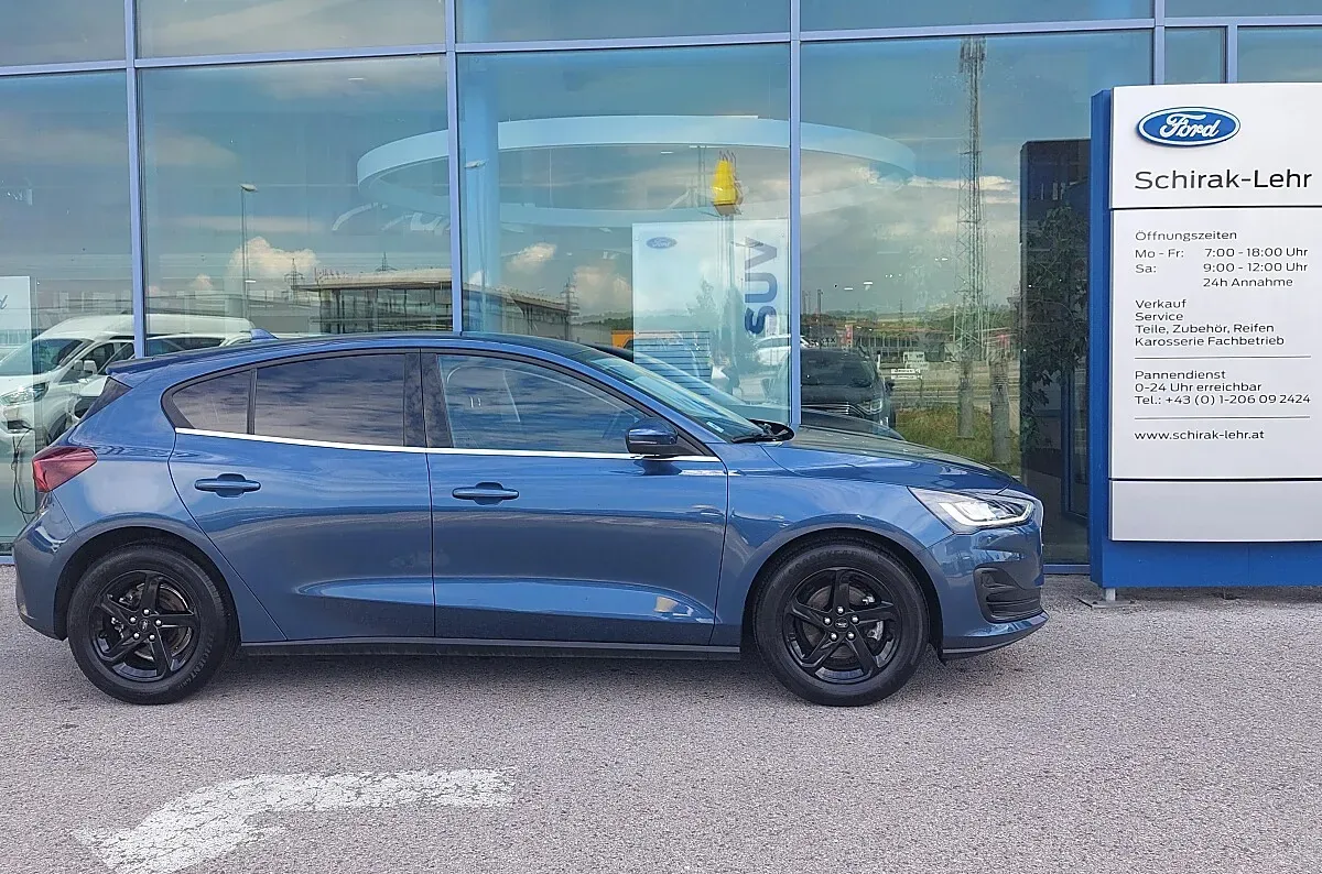 Ford Focus 2022 photo 3
