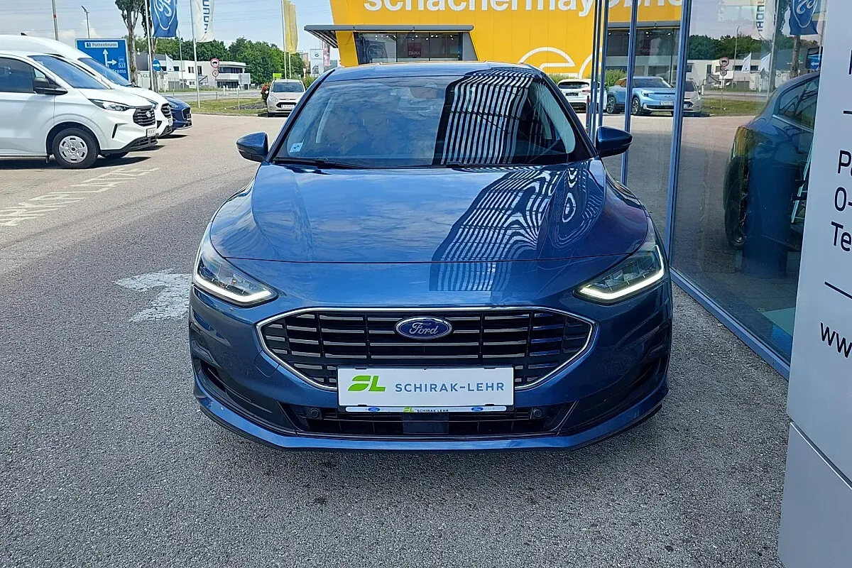 Ford Focus 2022 photo 2