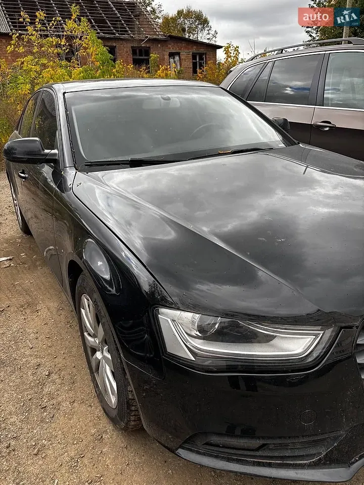 Audi A4 2012 photo 2