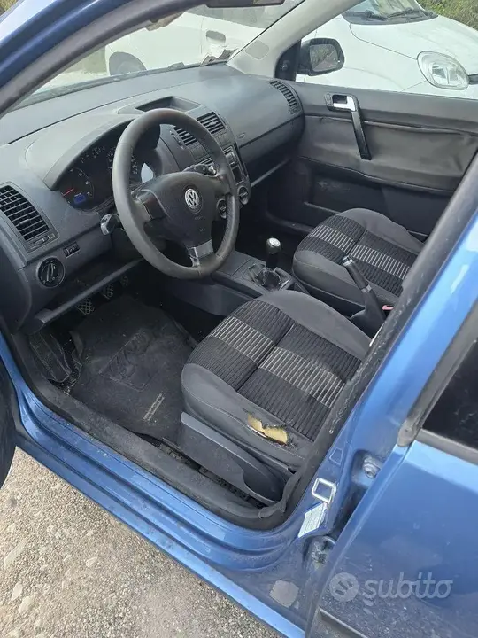Volkswagen Polo 2008 photo 2