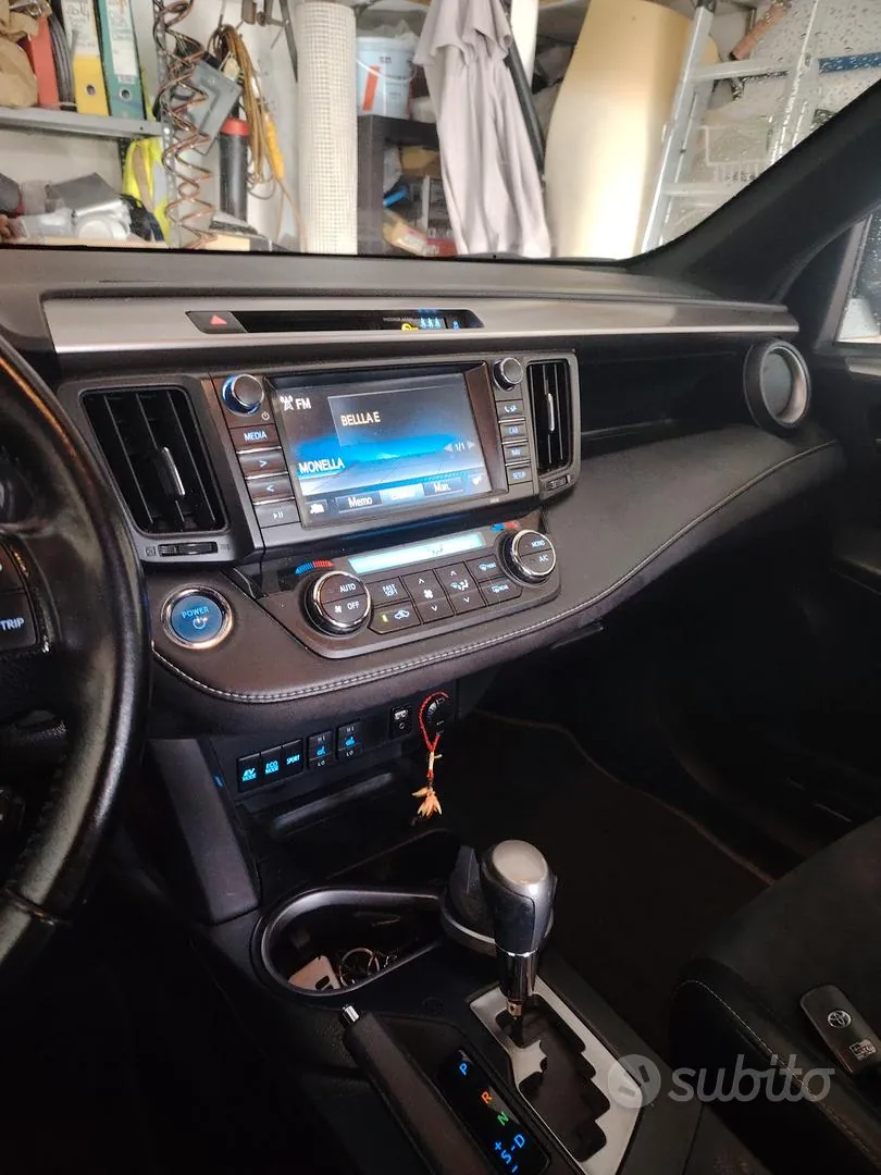 Toyota Rav4 2016 photo 2