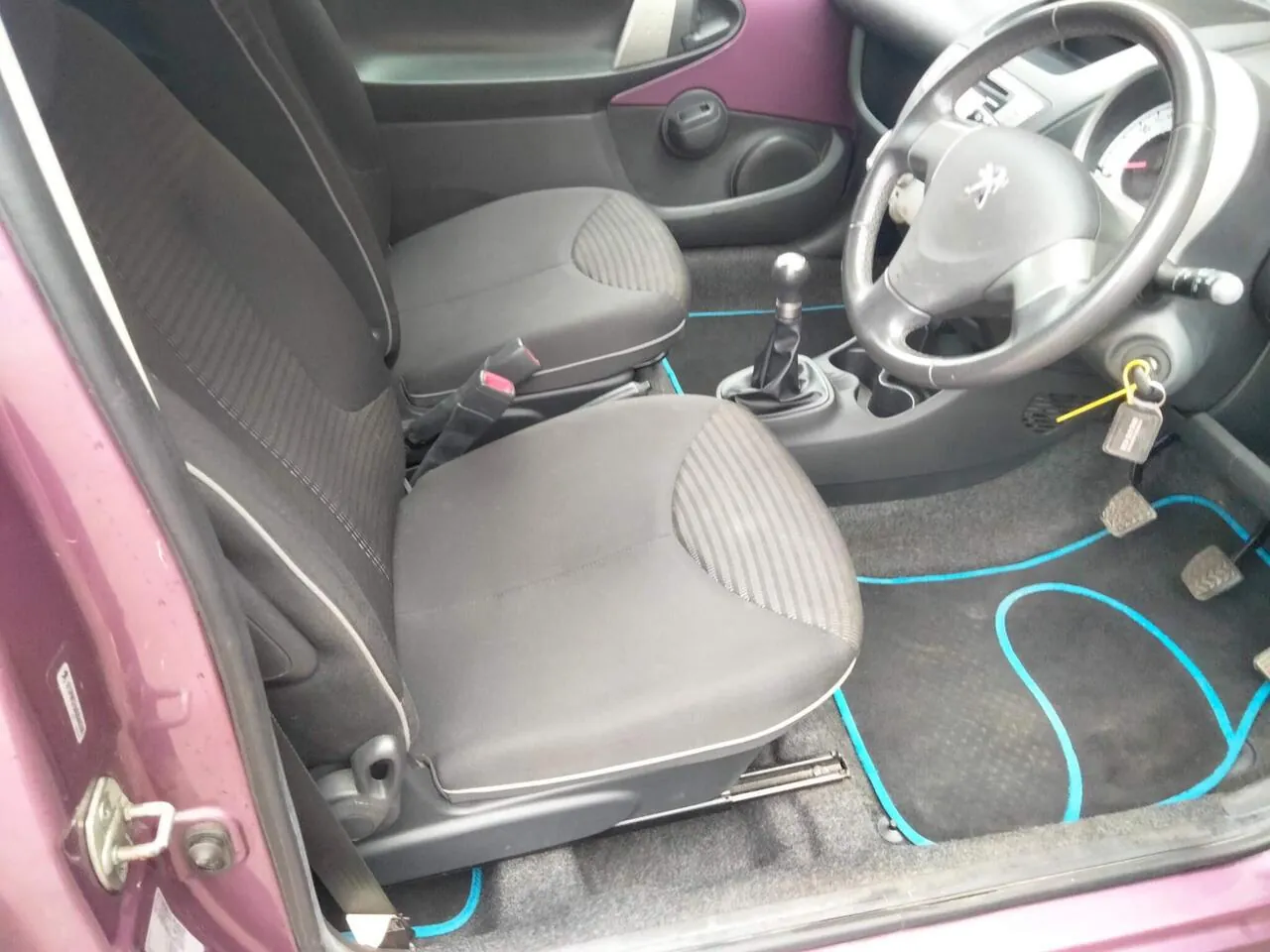 Peugeot 107 2012 photo 3