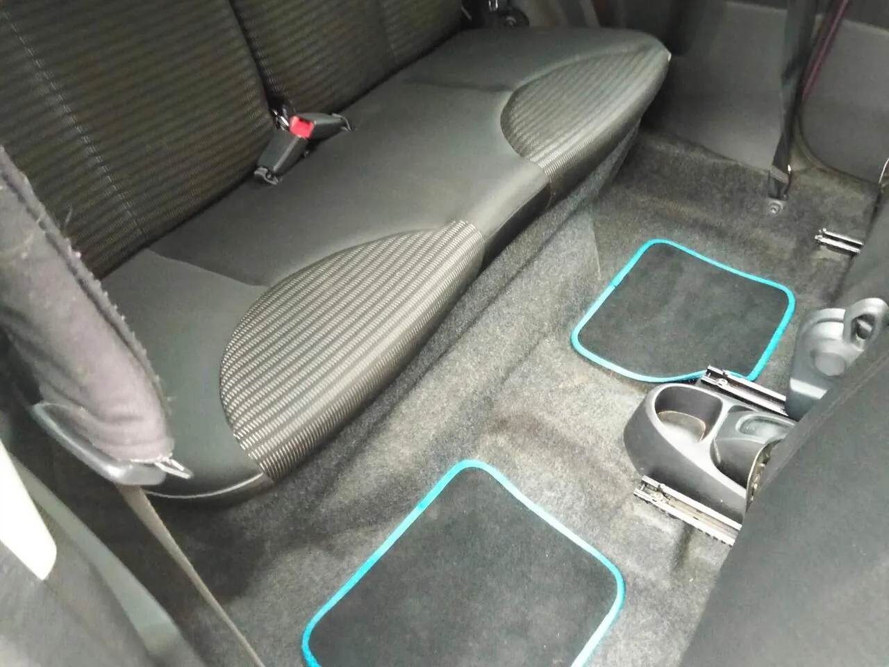 Peugeot 107 2012 photo 4