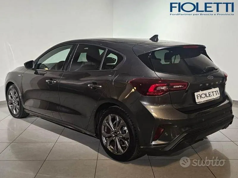 Ford Focus 2026 photo 2