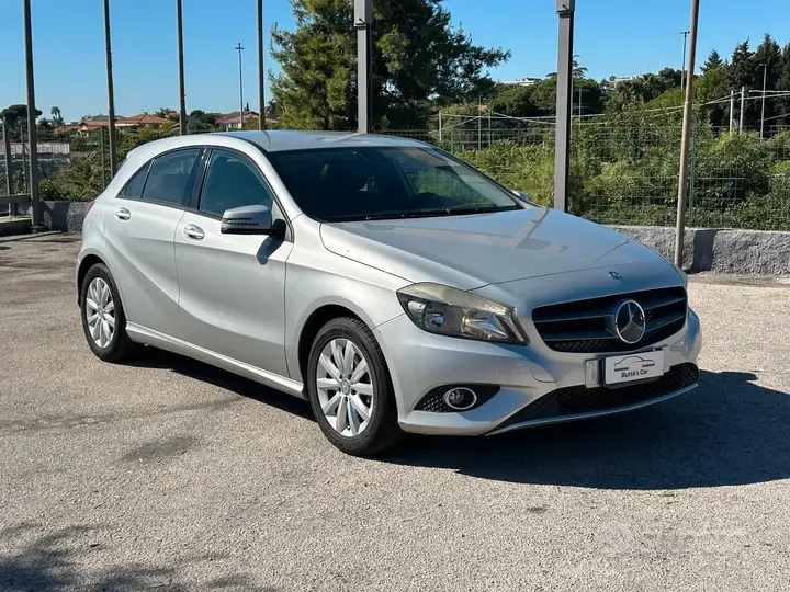 Mercedes-Benz A 180 2013 photo 3