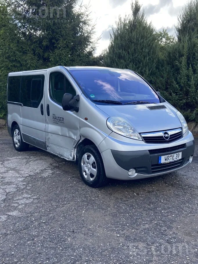 Opel Vivaro 2012 photo 3