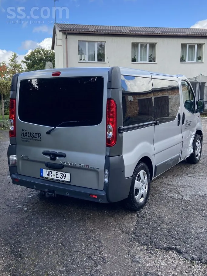 Opel Vivaro 2012 photo 4