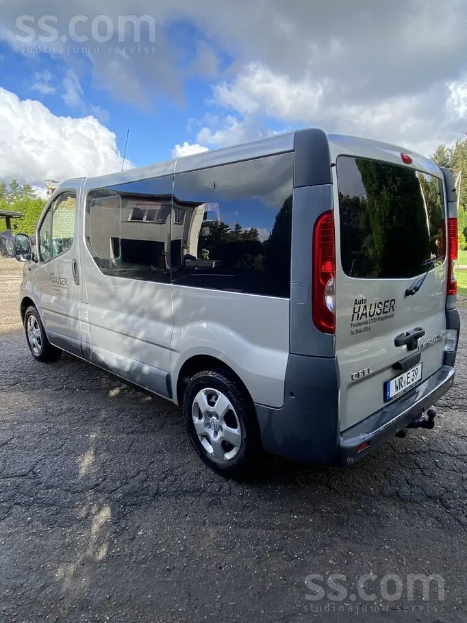 Opel Vivaro 2012 photo 2