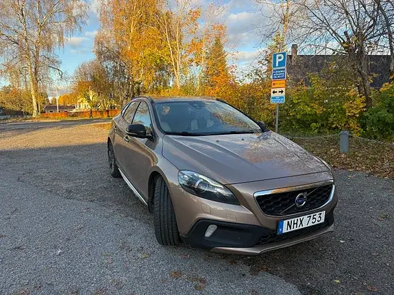 Volvo V40 Cross Country 2014 photo 4