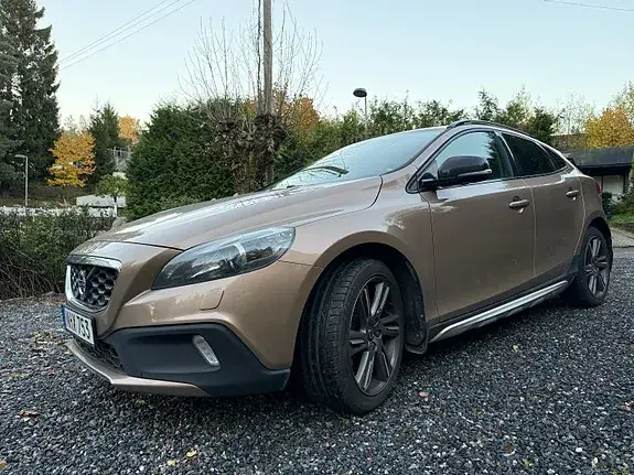 Volvo V40 Cross Country 2014 photo 3