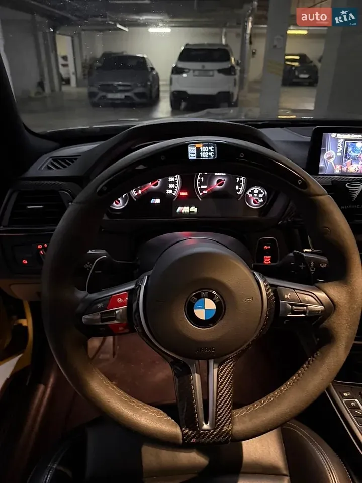 BMW M4 2014 photo 2
