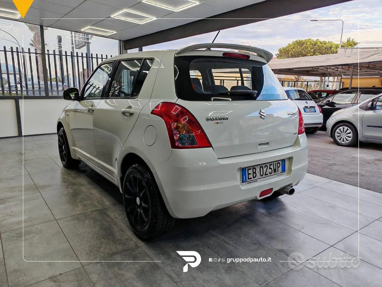 Suzuki Swift 2010 photo 4
