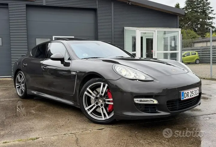 Porsche Panamera 2010 photo 2