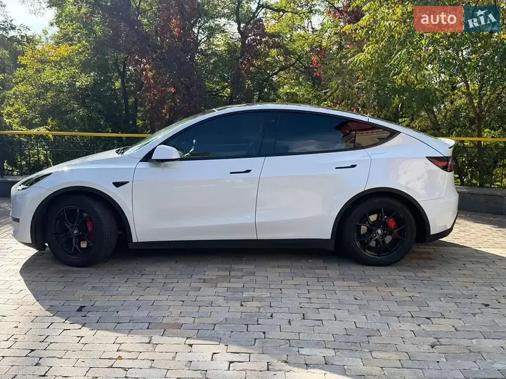 Tesla Model Y 2021 photo 2