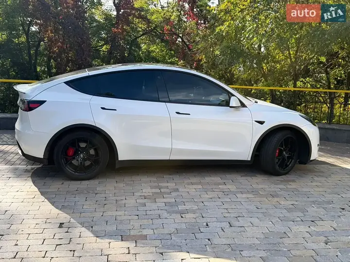 Tesla Model Y 2021 photo 3