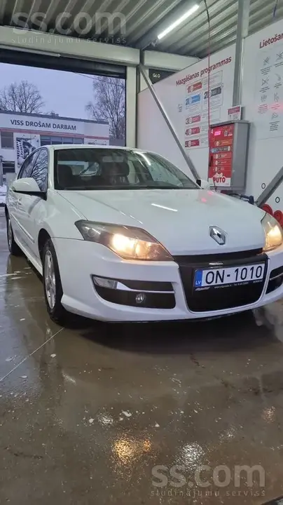 Renault Laguna 2012 photo 2