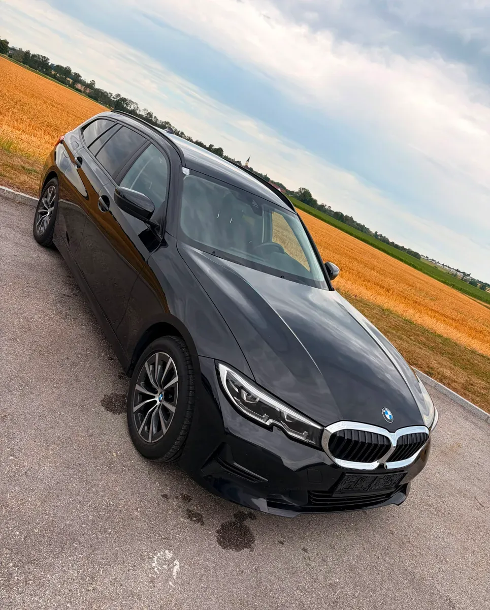 BMW 3 Series 2021 photo 2