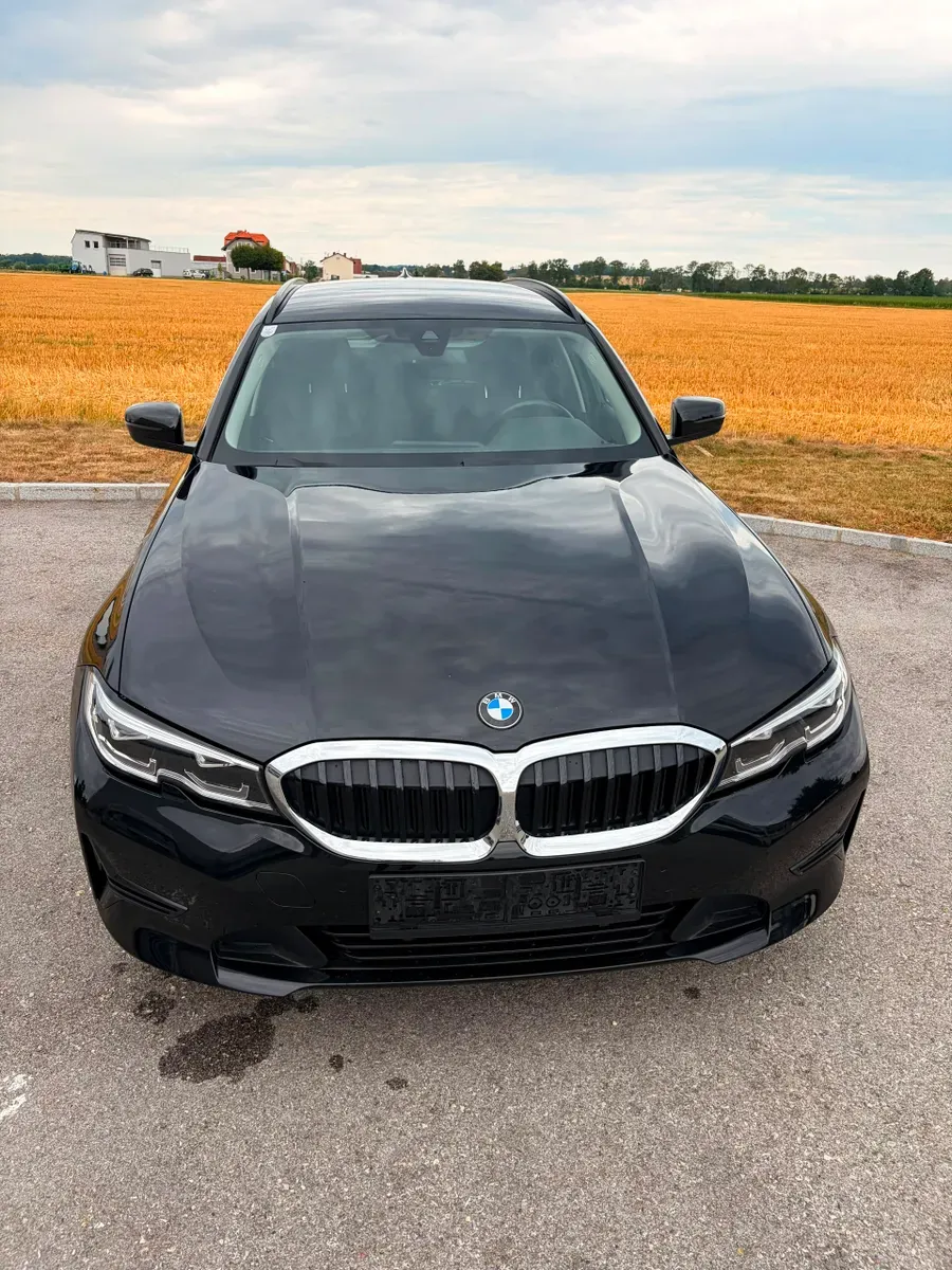 BMW 3 Series 2021 photo 3