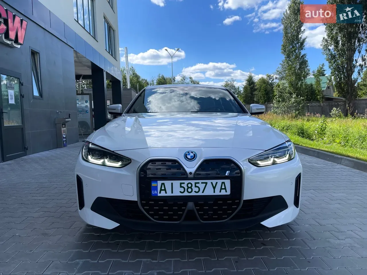 BMW I4 2022 photo 3