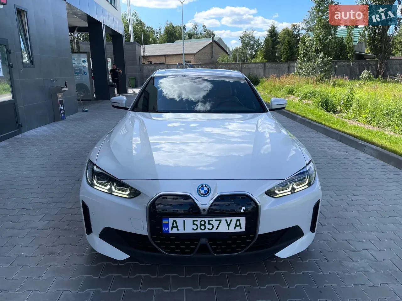 BMW I4 2022 photo 2