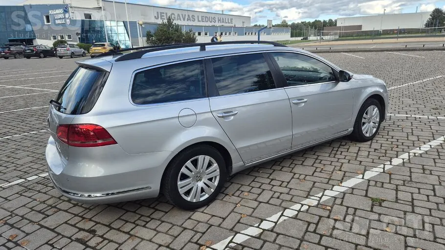 Volkswagen Passat 2012 photo 2