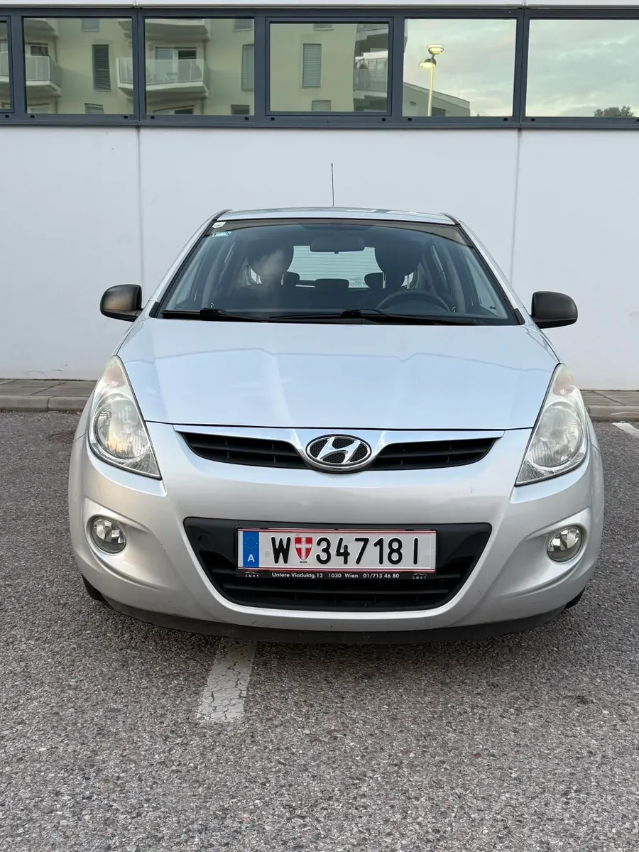 Hyundai I20 2012 photo 2