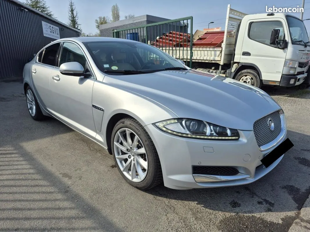 Jaguar Xf 2012 photo 3