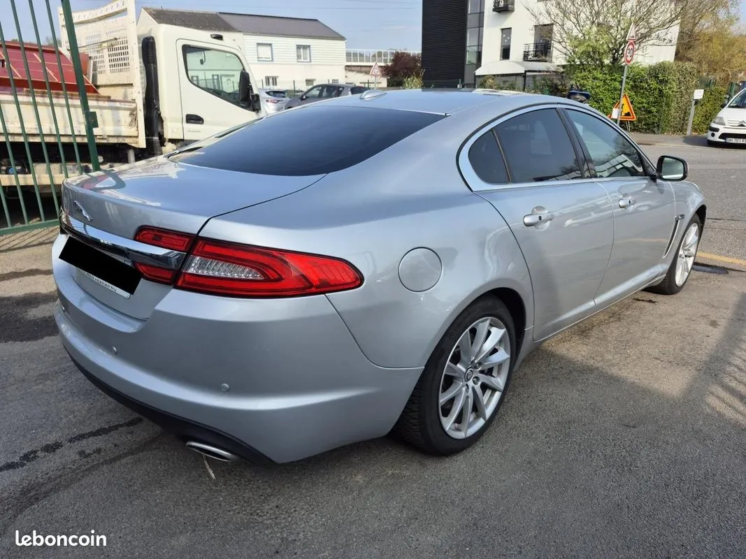 Jaguar Xf 2012 photo 4