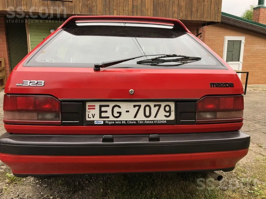 Mazda 323 1989 photo 2