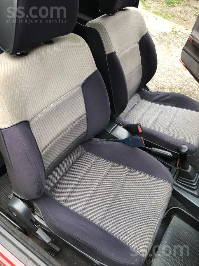 Mazda 323 1989 photo 5
