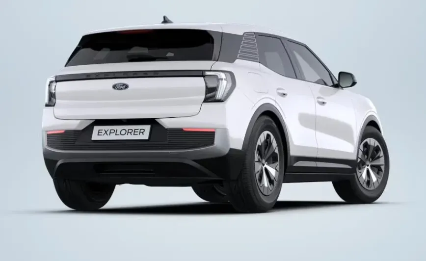 Ford Explorer photo 3
