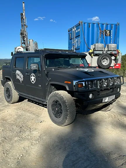 Hummer H2 2005 photo 2