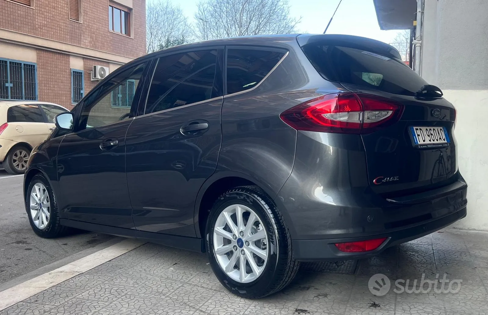 Ford C-Max 2016 photo 4