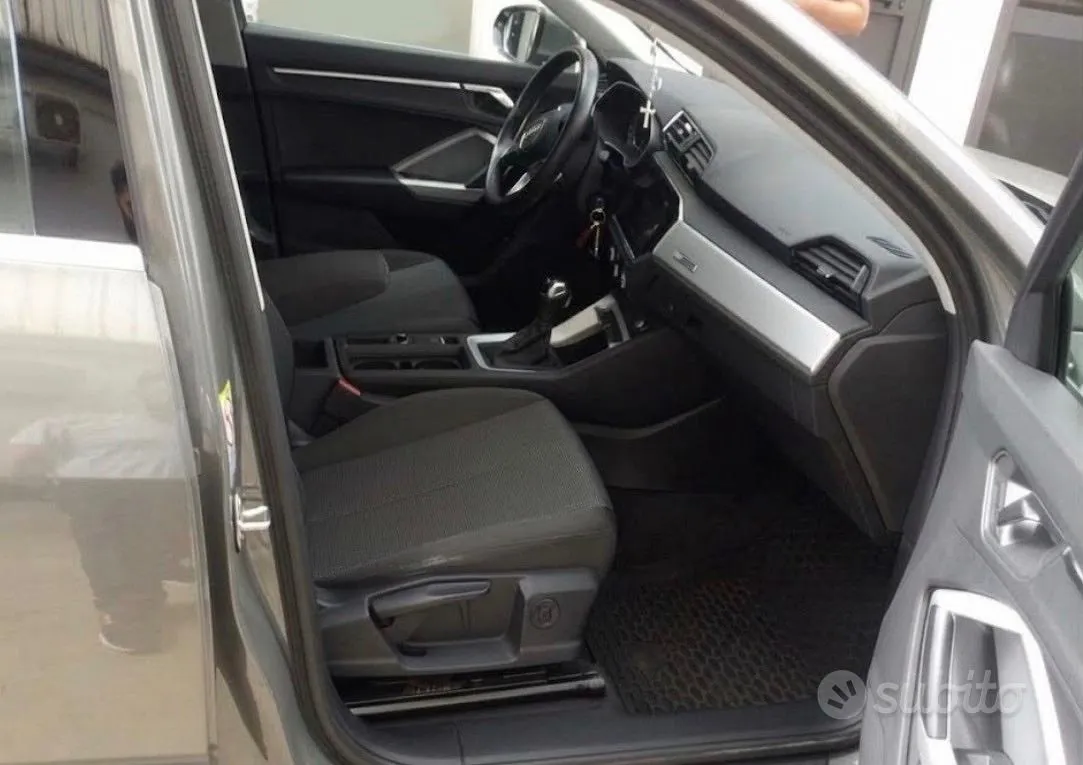 Audi Q3 2023 photo 2