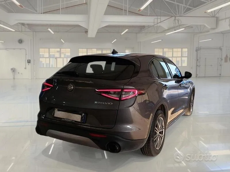 Alfa Romeo Stelvio 2023 photo 4